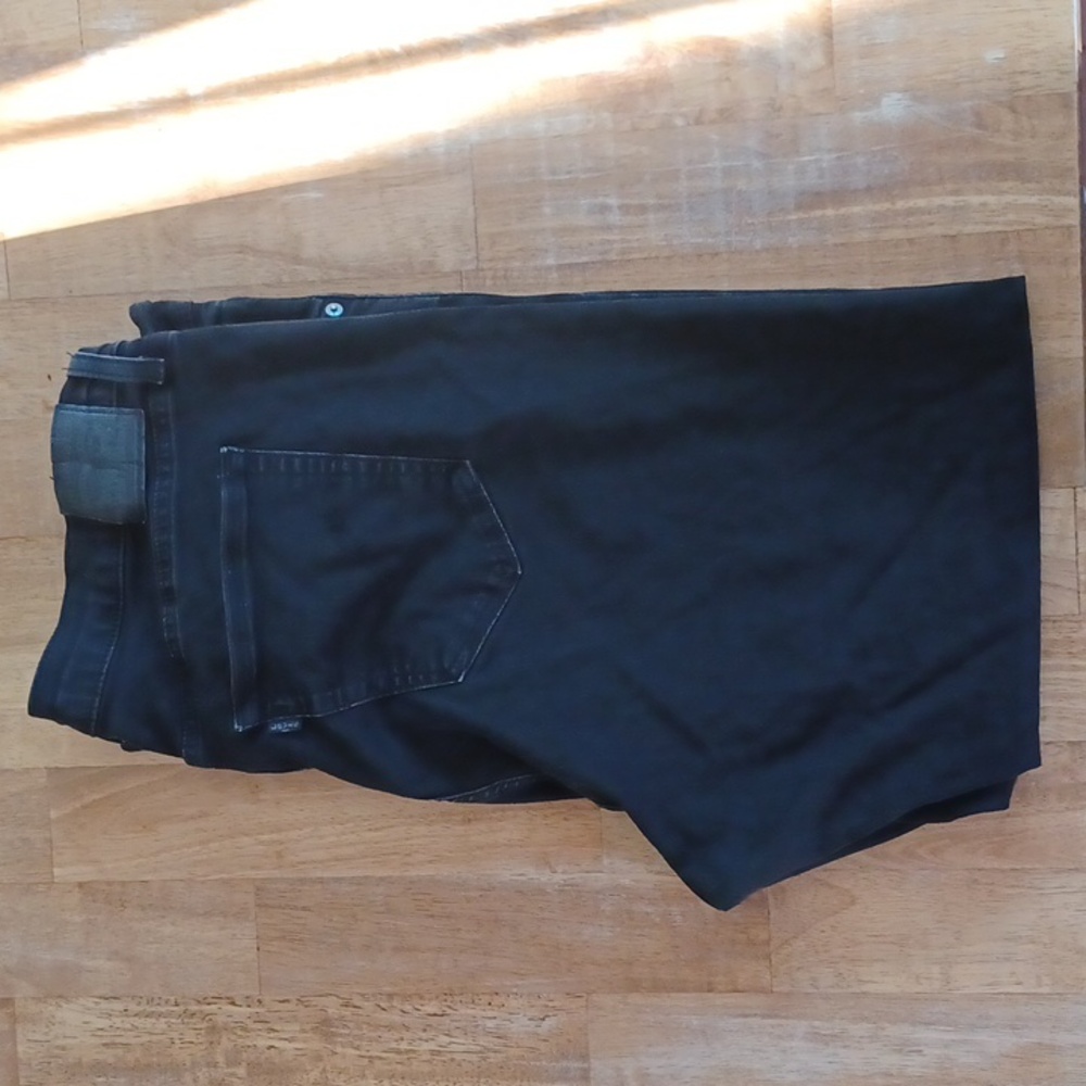 Women's Levi's Jeans Size 20W - Med length 28 inch inseam. Black Stretch Denim.